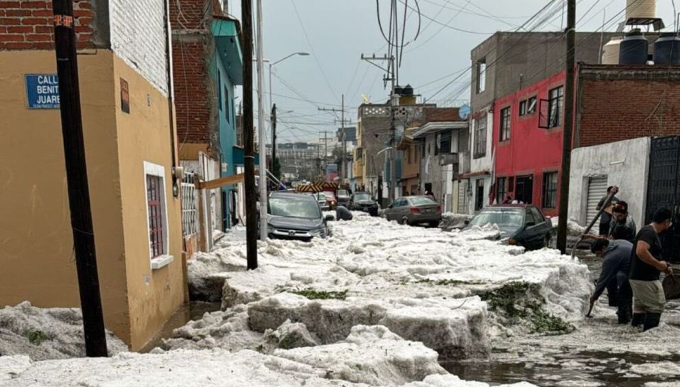 VIDEO Se Registra Intensa Granizada En Puebla Y Provoca Corrientes De