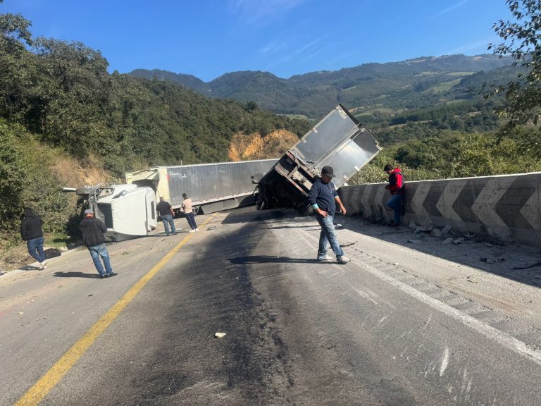 Choque múltiple en la autopista Puebla-Orizaba causa afectaciones viales