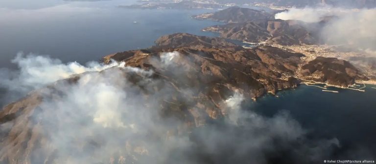 Japón emite aviso de tsunami tras sismo de magnitud 6.7